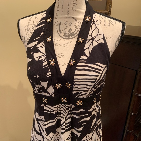 Dress 8 - Picture 3 of 5